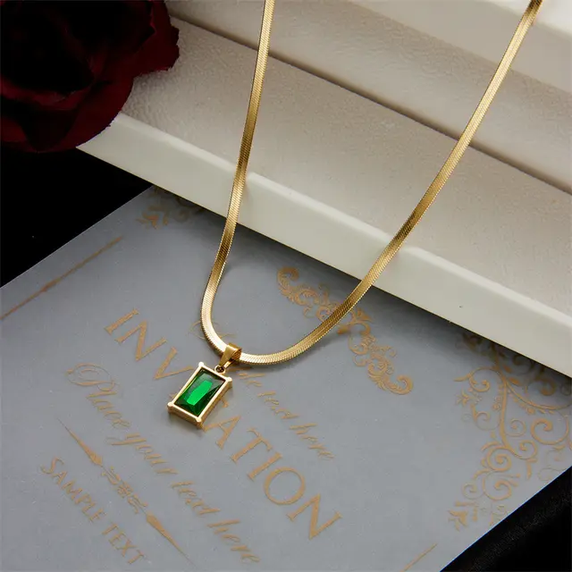 Blade Chain Advanced Sense Of Light Luxury Emerald Zircon Pendant Necklace - Shop at LoveMi