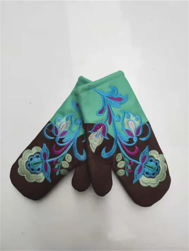 Thickened Color block Embroidered Winter Warm Gloves For Women Cyan - Shop at LoveMi