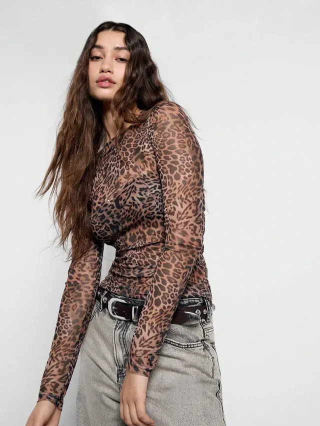 Fashion Mesh Round Neck Leopard Print Slim fit Slimming Women's Top Color - Shop at LoveMi