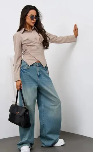 Women's Designer-style Shirt With A Turn-down Collar Slanted Front Placket And A Fitted Waist - Apricot Strip