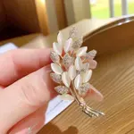 Brooch 811 Leaf Brooch