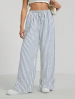 Waist-cinched Versatile Elegant Pleated Casual Pants - White