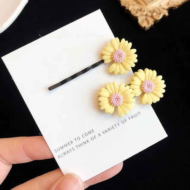 Daisy flower clip Yellow - Shop at LoveMi