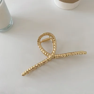 Matte metal horsetail clip J - Shop at LoveMi