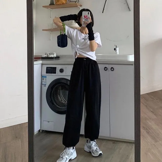 Women's high waisted cropped trousers Black - Shop at LoveMi