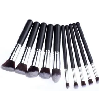 Kabuki Style Vegan Makeup Brush Set - Silver