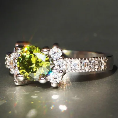 New Hot European And American Princess Ring Champagne Gem Engagement Ring Lady Green - Shop at LoveMi