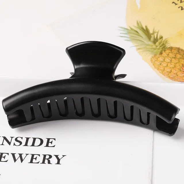 Geometric matte top clip back head catch clip Black - Shop at LoveMi