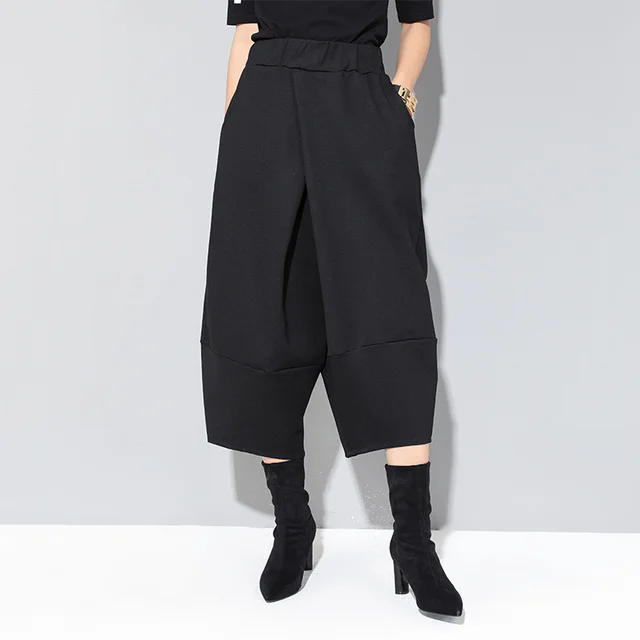 Women's black slim cropped trousers Black - Shop at LoveMi