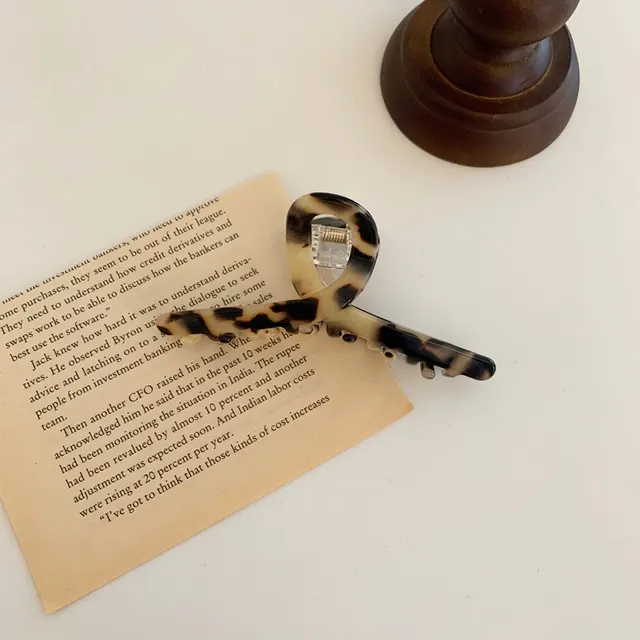 Ladies Fashion And Elegant Leopard Print Fleece Clip Acetate Light Leopard - Shop at LoveMi