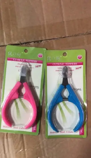 Manicure tool plastic handle dead skin scissors, nail art dead skin pliers trimmed dead skin knife - Blue