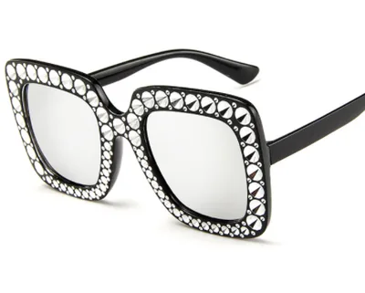 Square diamond sunglasses Gray - Shop at LoveMi