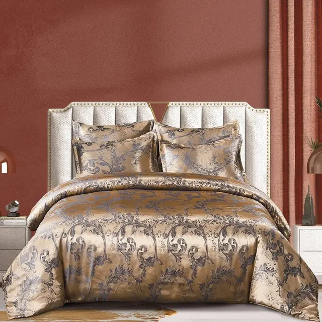Three-piece bedding set - Gold