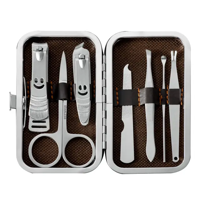 set of nail clippers - 1Style