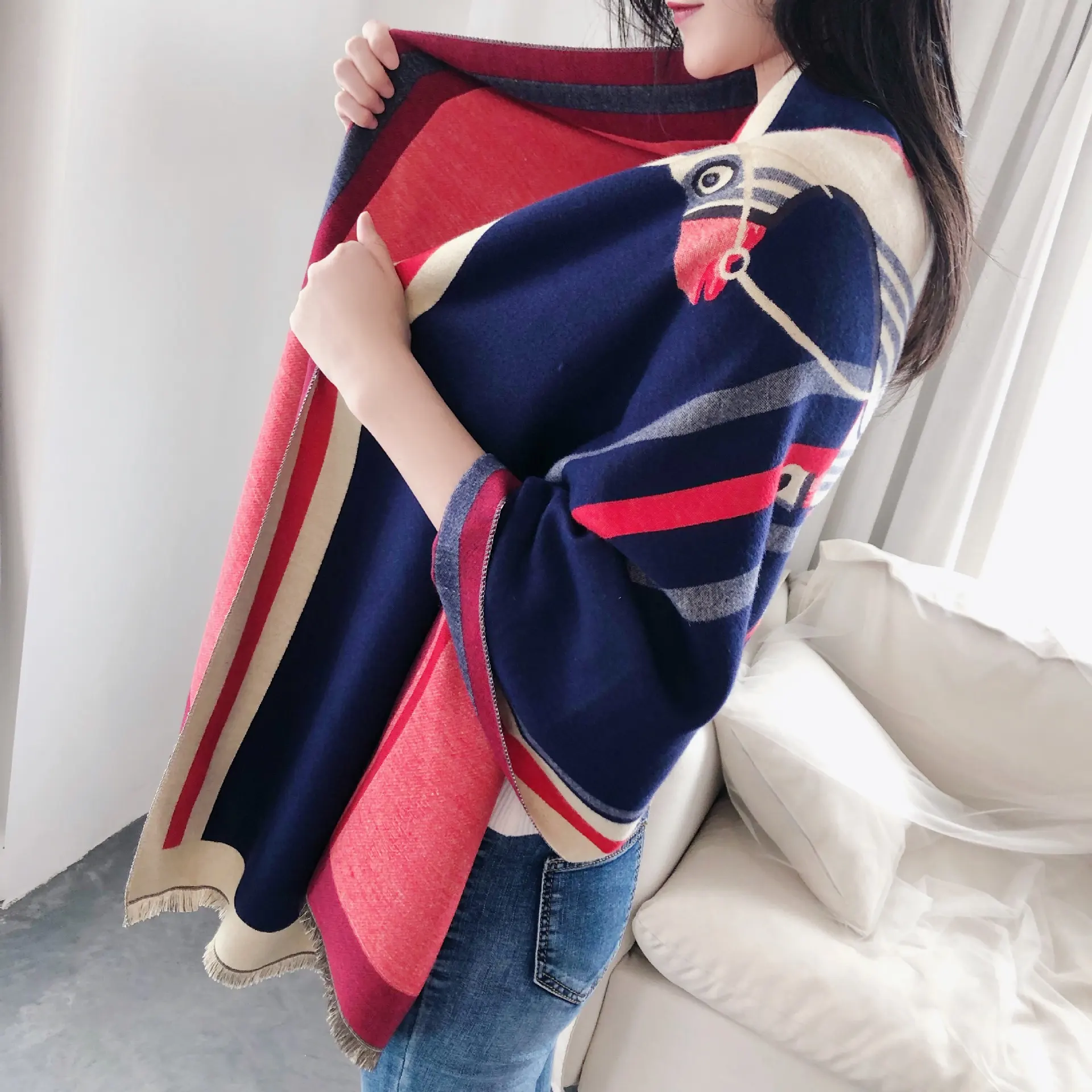 Thick shoulders in air-conditioned rooms - Navy Blue