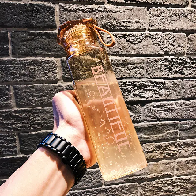 Carrying a square glass cup - Coffee Color