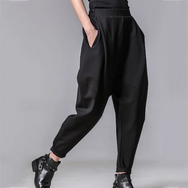 Pleated thin tapered banana pants Black - Shop at LoveMi