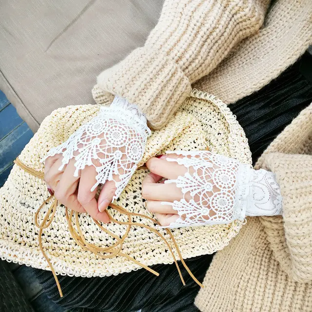 Lace hollow sleeves - Round White