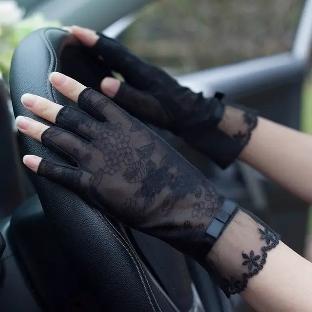 Semi-Finger Lace Sunscreen Gloves Female Summer Ice Silk Half Fingers Anti-Slip Driving Thin Anti-UV Fashion Women Mittens TB54 - Black A